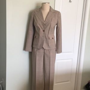 Covington Stretch Women’s Tan Suit